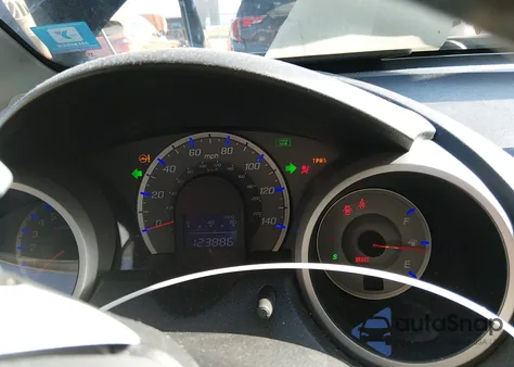 2009 Honda Fit Sport z USA, uszkodzony, nr VIN JHMGE88629S023870